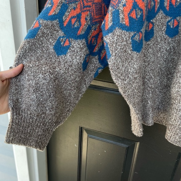 Beautiful, orange, gray and blue Aztec sweater, sick and cozy and soft - Picture 3 of 4